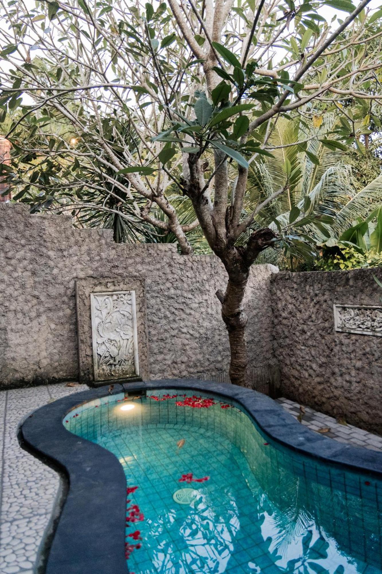 Yoki'S Bungalow Kuta  Екстериор снимка